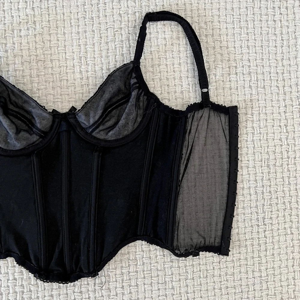 SOLD VINTAGE Black Lace Bustier Crop Top - Picture 7 of 7